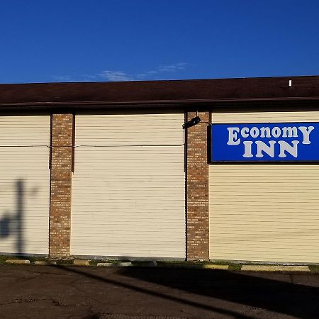 Economy Inn & Suites Cedar Lake ภายนอก รูปภาพ
