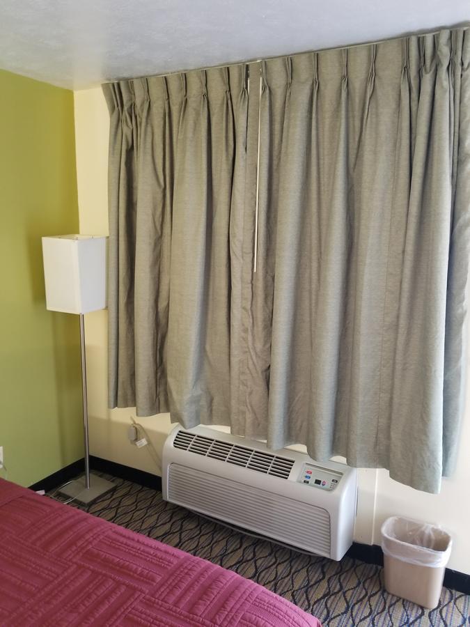 Economy Inn & Suites Cedar Lake ภายนอก รูปภาพ