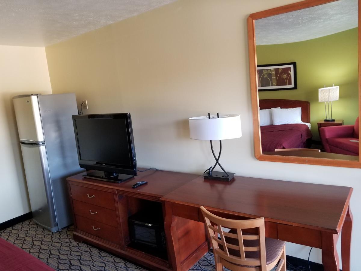 Economy Inn & Suites Cedar Lake ภายนอก รูปภาพ